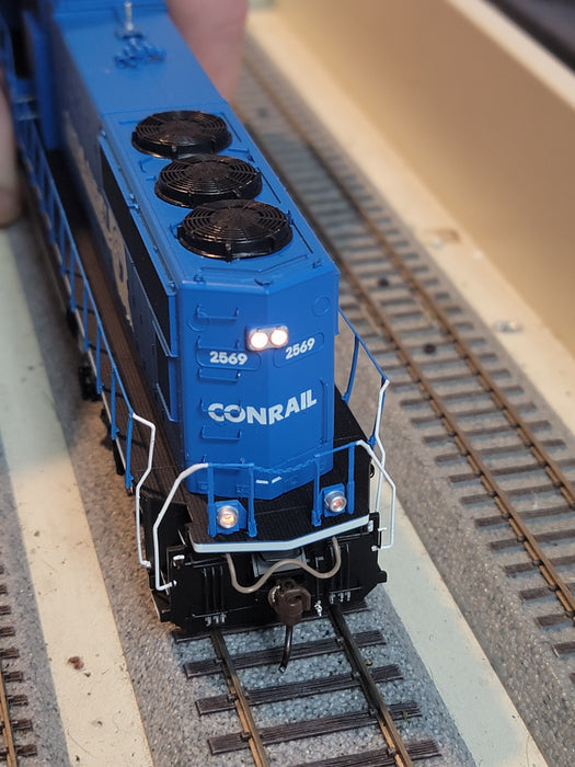 Athearn Genesis G69194 HO Scale EMD SD70 Conrail Quality CR 2569 - NOS