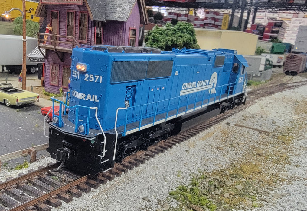 Athearn Genesis HO Scale EMD SD70 Conrail Quality (Custom #) CR 2571 USED