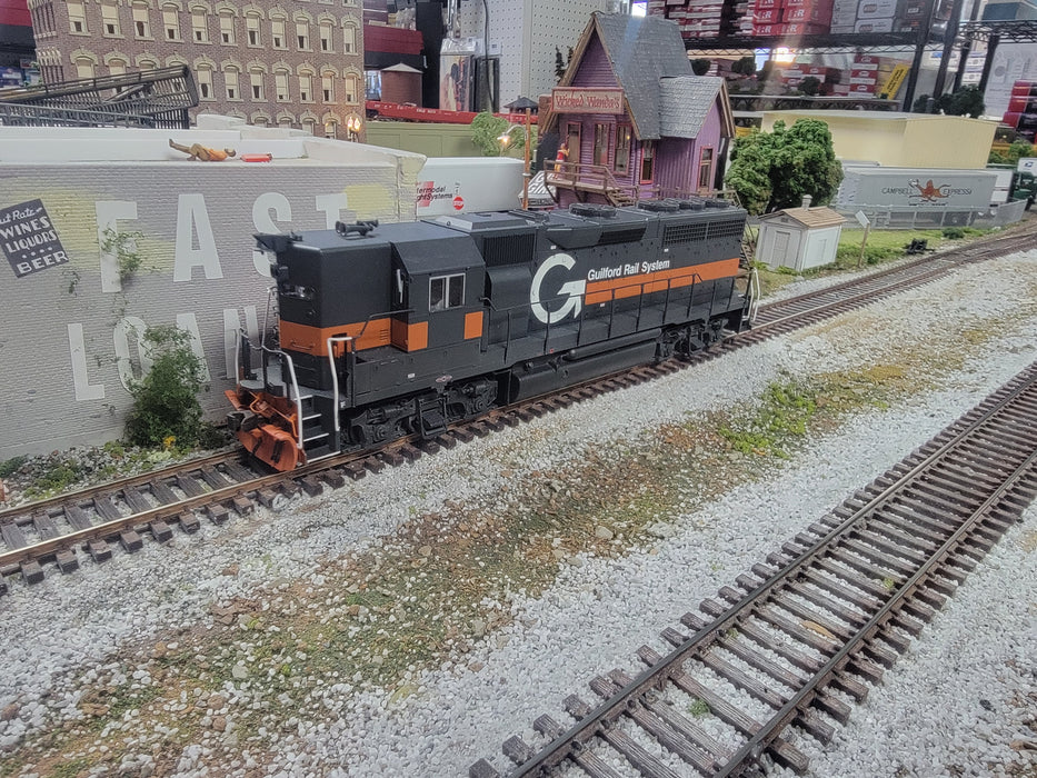 Atlas 8943 HO Scale EMD GP40 Diesel Guilford Rail System No # - Like New Used