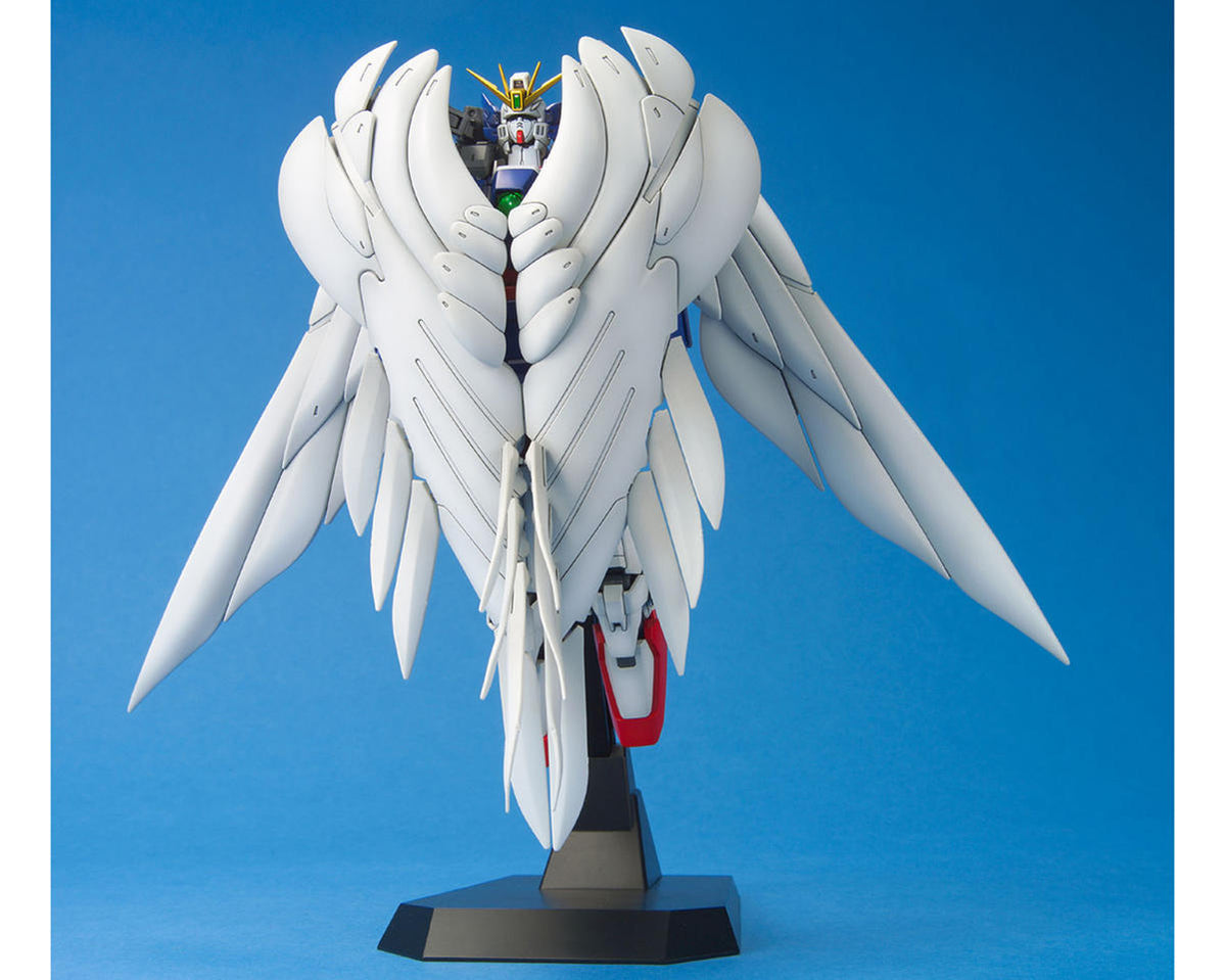 Bandai 1129454 1/100 Master Grade Series XXXG-00W0 Wing Gundam Zero 