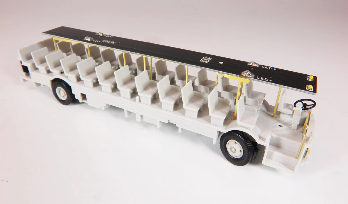 Rapido 753114 HO Scale Deluxe New Look Suburban Bus - Golden Gate 890