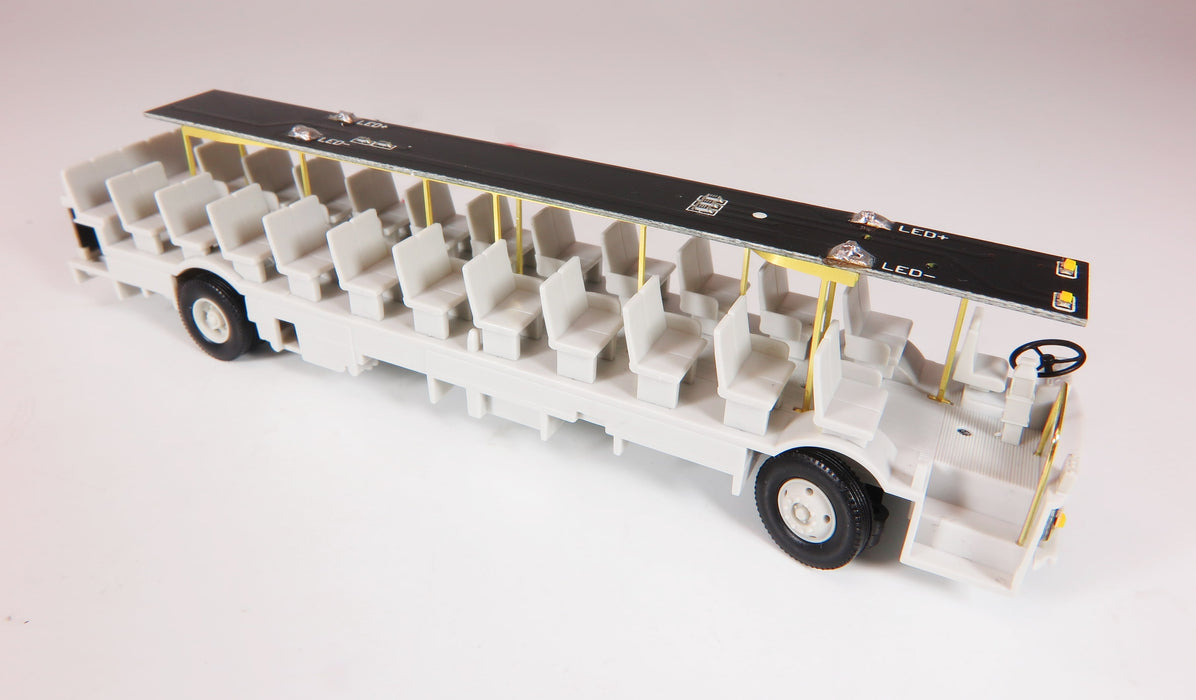 Rapido 753133 HO Scale Deluxe New Look Suburban Bus - SEMTA 1560