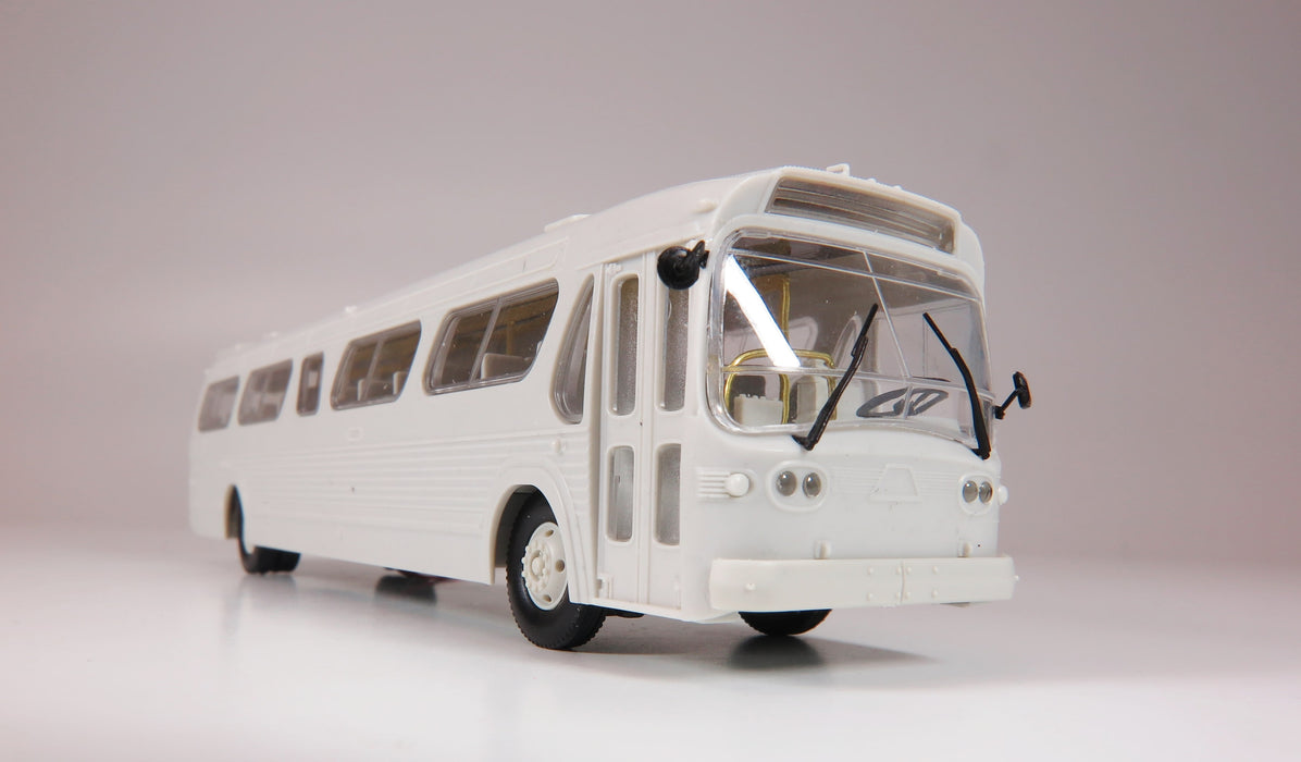 Rapido 753199 HO Scale Deluxe New Look Suburban Bus - White & Silver 5307