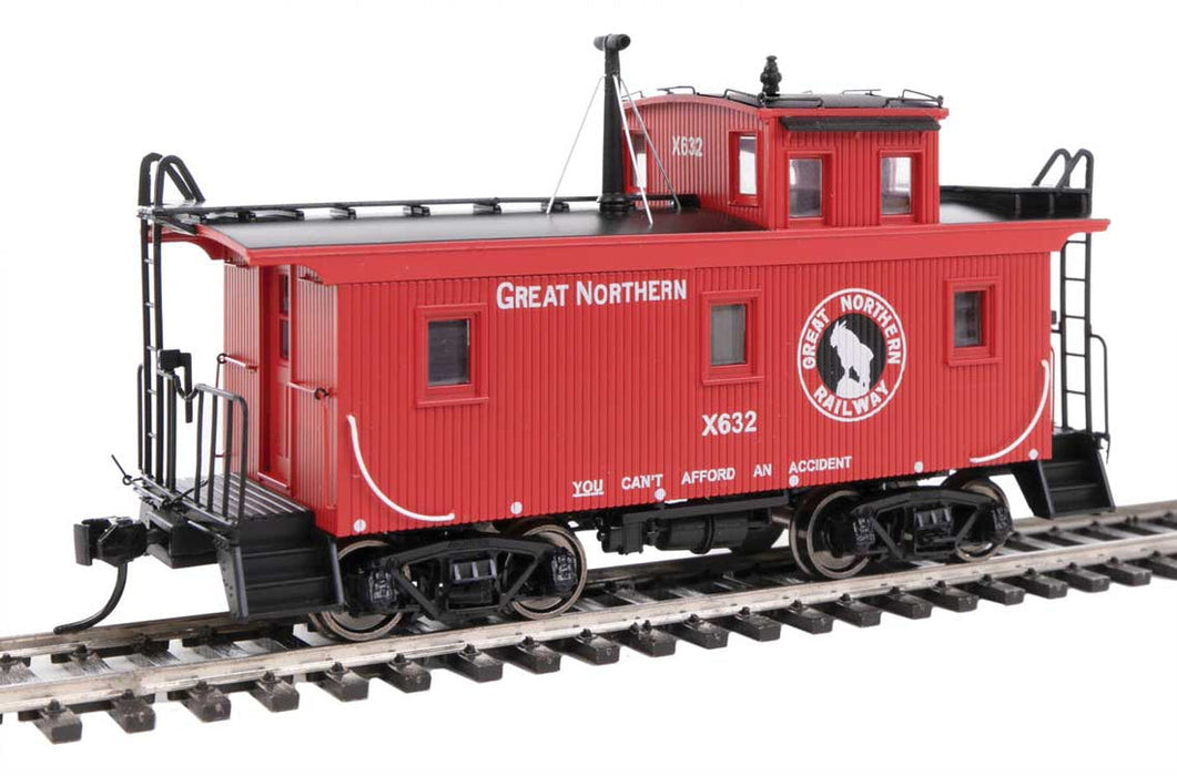 Walthers 920-103463 HO Scale DM&IR Class G2 Wood Caboose GN X632