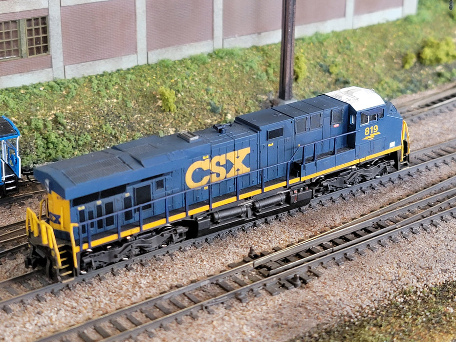 Kato n 2024 scale Csx GE ES44dc locomotive