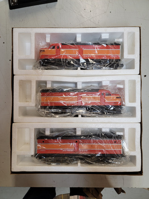 Lionel 6-8552 O Guage ALCo A-B-A Triple Diesel Set Southern Pacific - NOS