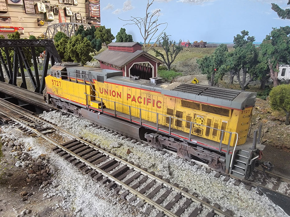 Kato 37-6435 HO Scale GE AC4400CW Union Pacific UP 5727 with DCC (USED/Weathered)