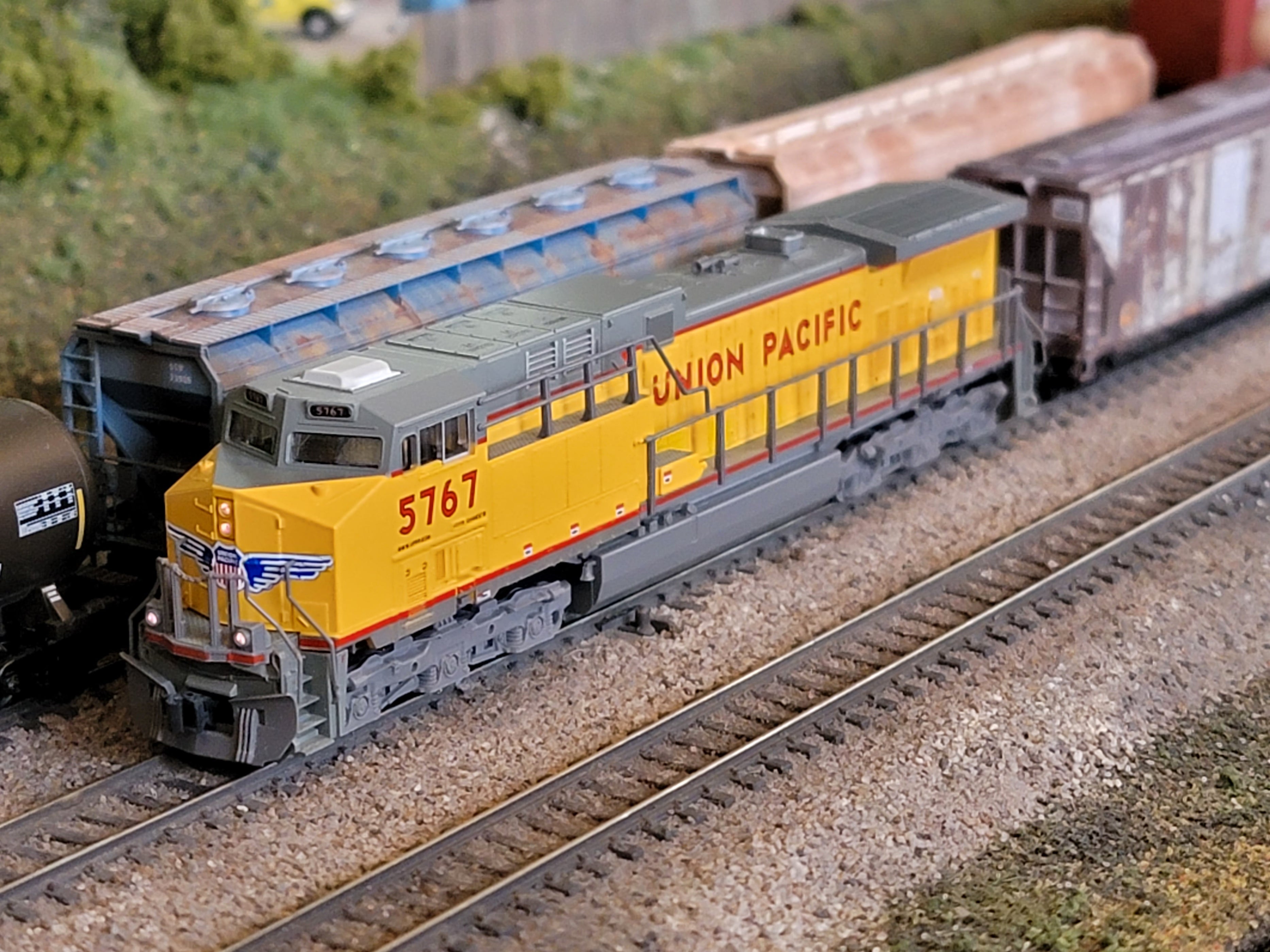 Kato 176-7006 N Scale GE AC4400CW Union Pacific UP 5767 - USED — White ...