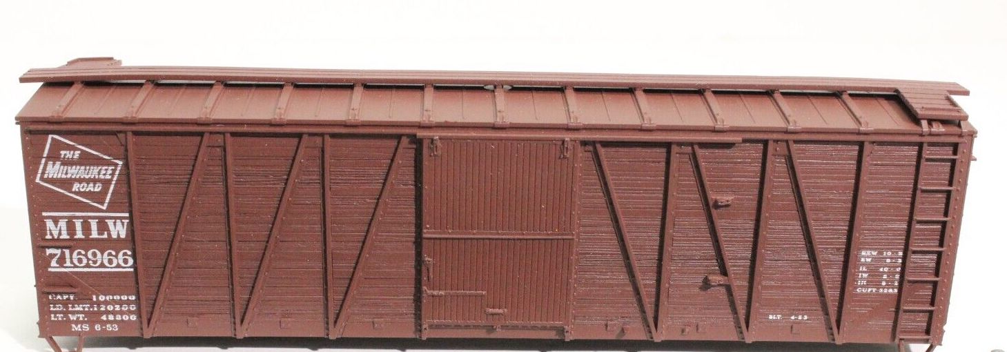 Accurail 4004 HO Scale 40' Outside Braced Boxcar Kit Milwaukee Road MILW - NOS