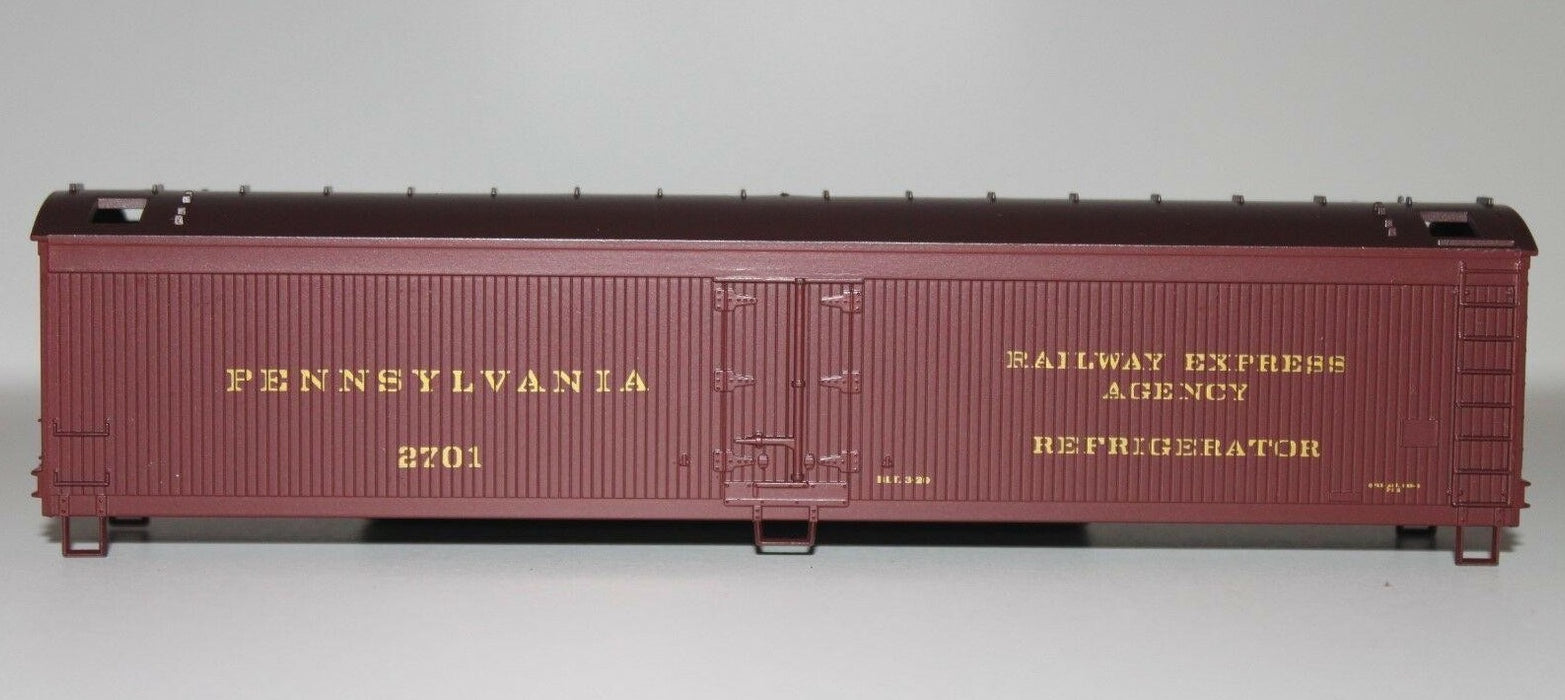 Athearn 5334 HO Scale 50' Express Reefer (Blue Box Kit) PRR 2701 - NOS